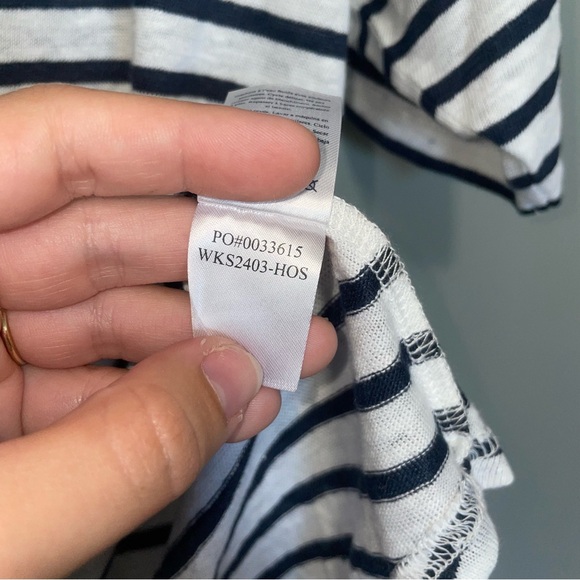 Faherty Oceanside Linen Blue and White Stripe V Neck Shortsleeve Top Small - Picture 6 of 7